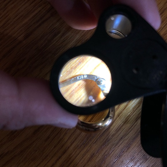 18k solid gold (not filled or plated) stamped (K18) brand new hoop earrings. - Picture 4 of 4